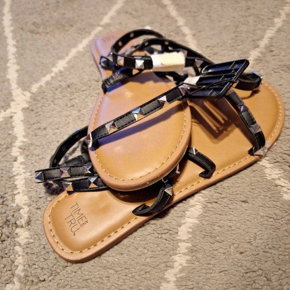 Time and Tru Shoes - Time & Tru Black and Tan Flat Sandals